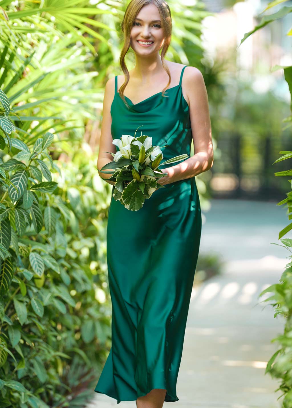 Emerald green wedding with perfect silk bridesmaids dresses