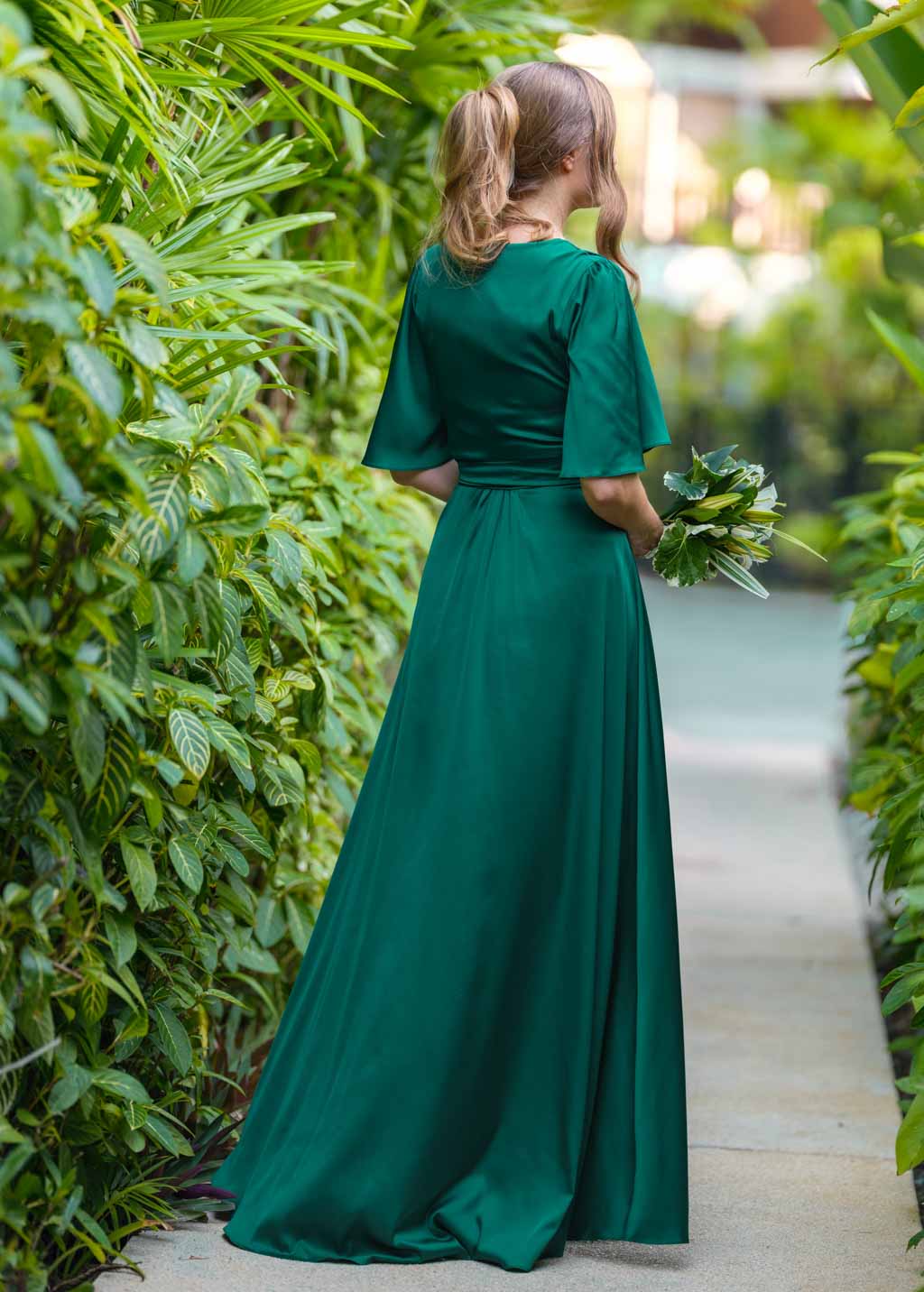 Emerald green wedding with perfect silk bridesmaids dresses