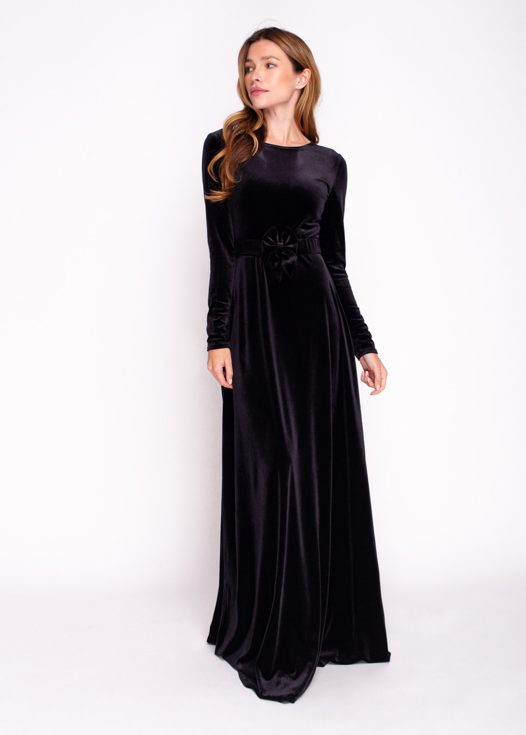 Black velvet long dress with belt