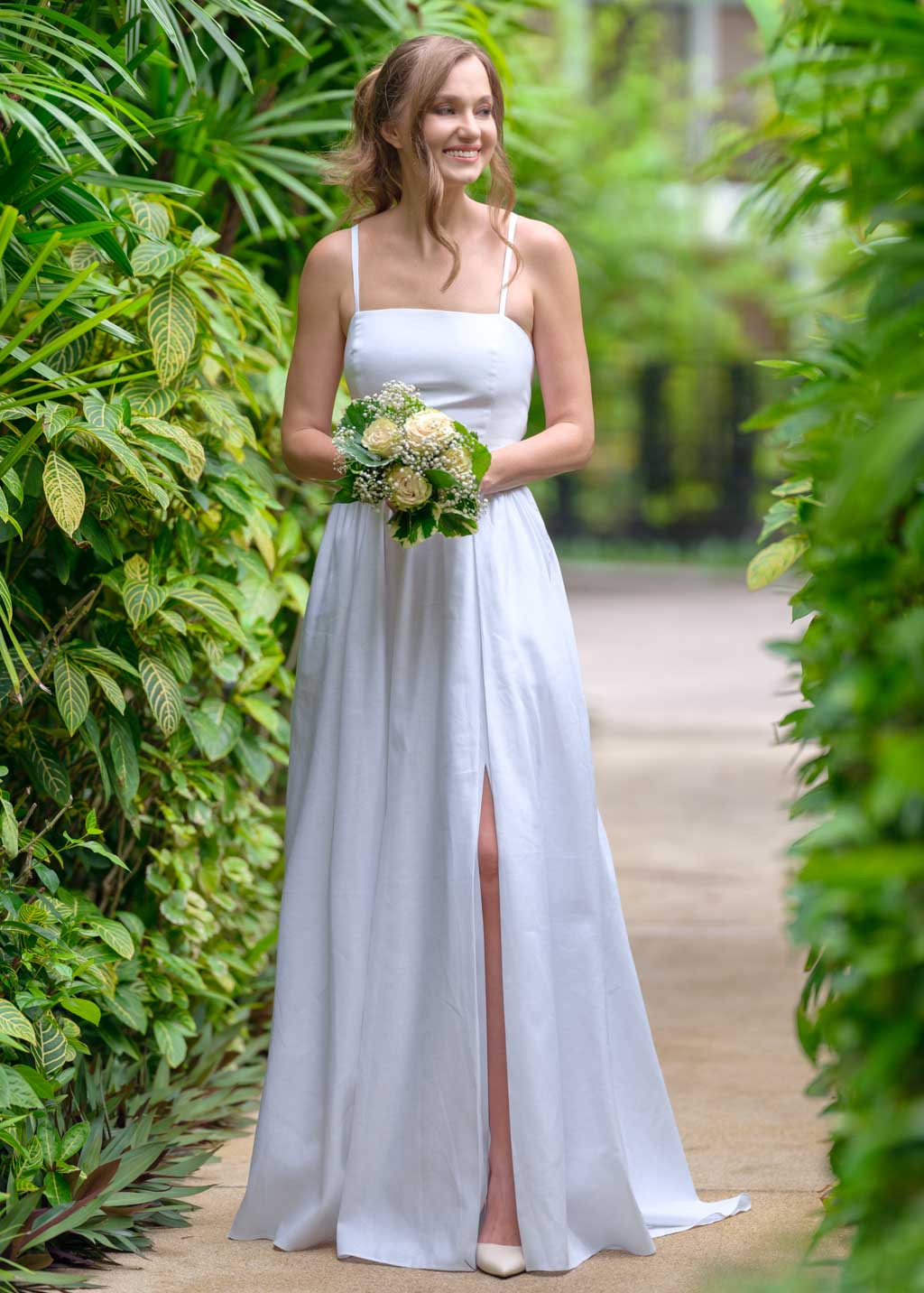 White slit linen dress with open back